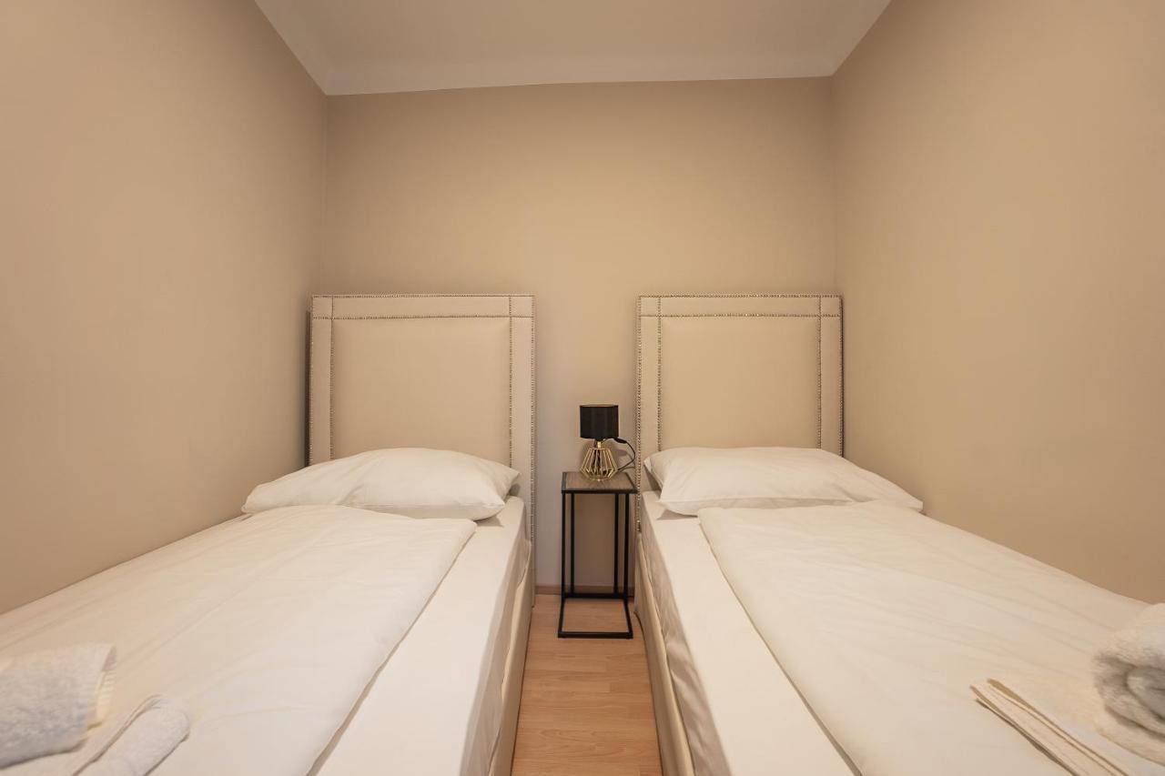 A 2-Bedroom Apartment With A King-Size Bed And A Balcony Is Located Just A 15-Minute Walk From Stephansplatz. Vídeň Exteriér fotografie