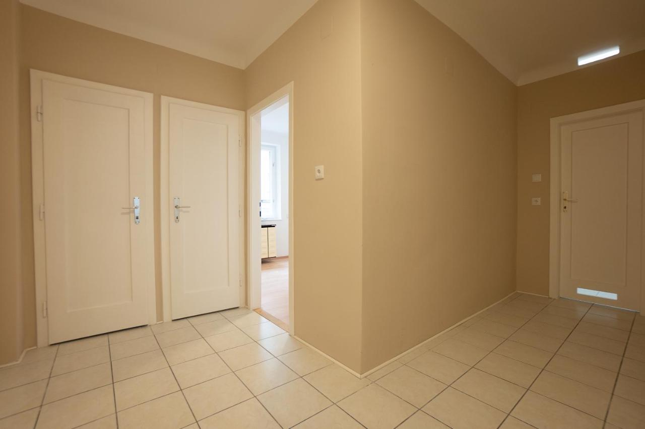 A 2-Bedroom Apartment With A King-Size Bed And A Balcony Is Located Just A 15-Minute Walk From Stephansplatz. Vídeň Exteriér fotografie